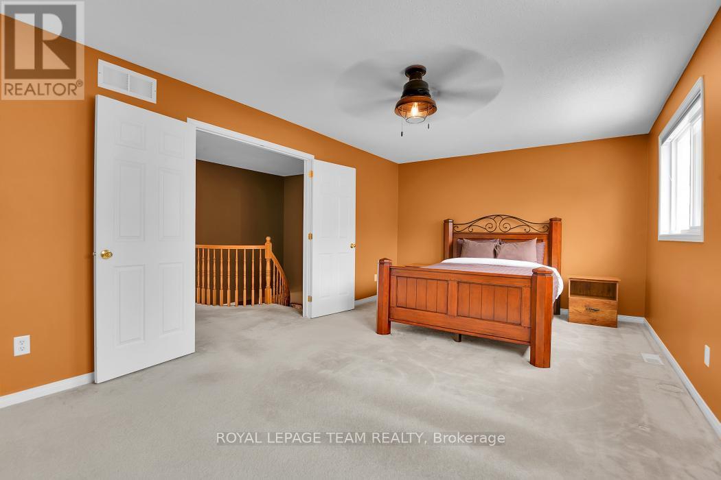 162 Redcliff Avenue, Ottawa, ON - Indoor Photo Showing Bedroom