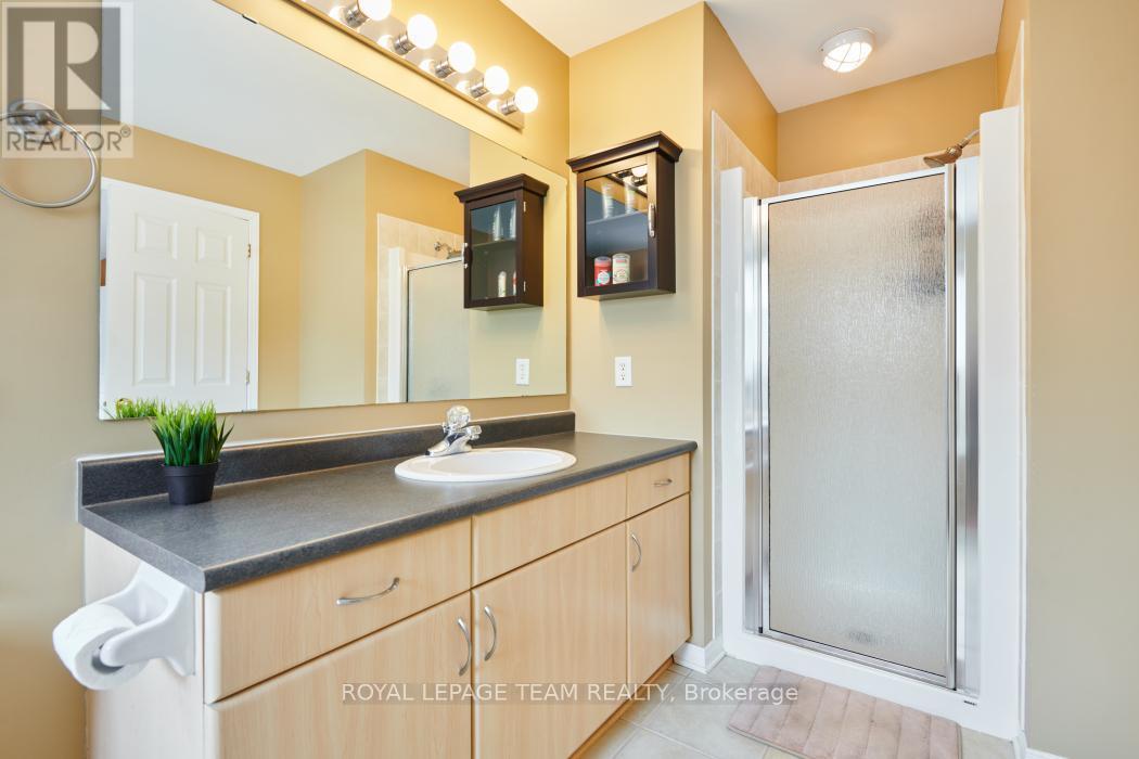 162 Redcliff Avenue, Ottawa, ON - Indoor Photo Showing Bathroom