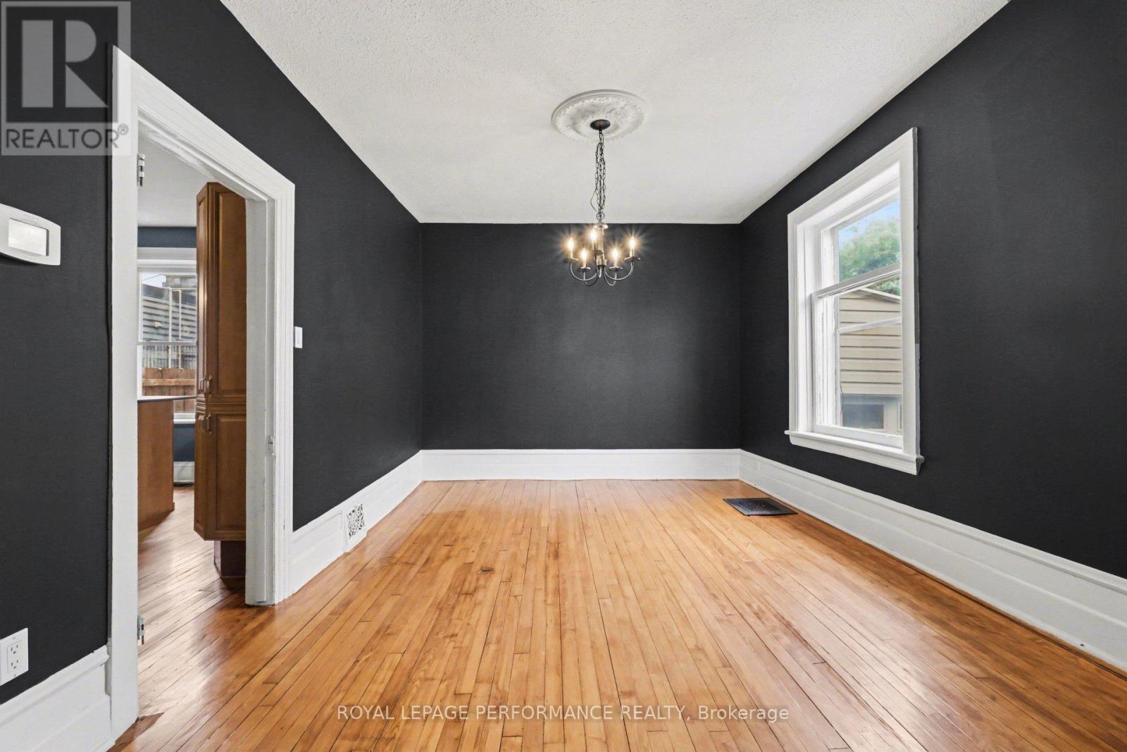dining room - 506 Wentworth Avenue, Ottawa, ON - Indoor Photo Showing Other Room