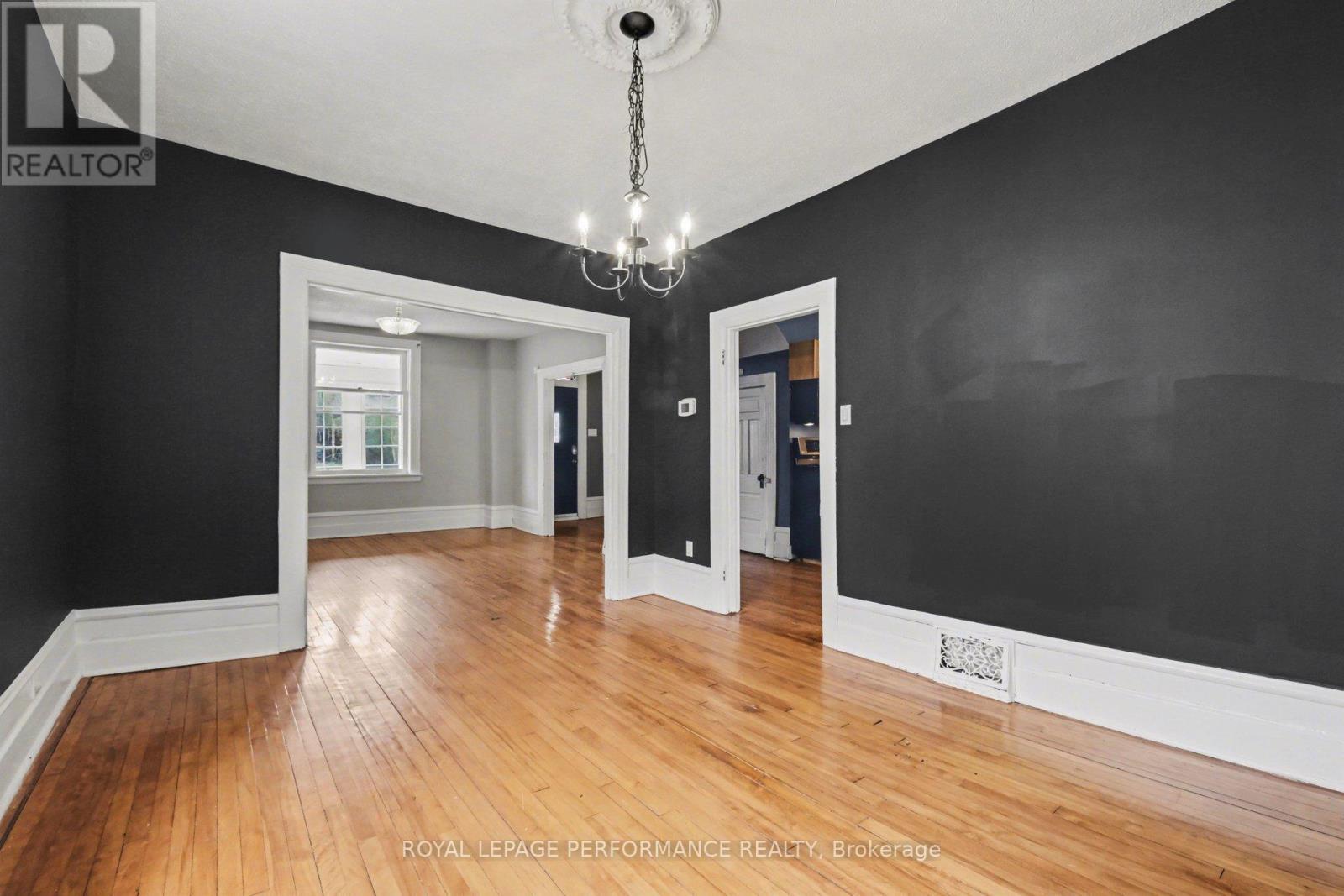 dining room - 506 Wentworth Avenue, Ottawa, ON - Indoor Photo Showing Other Room