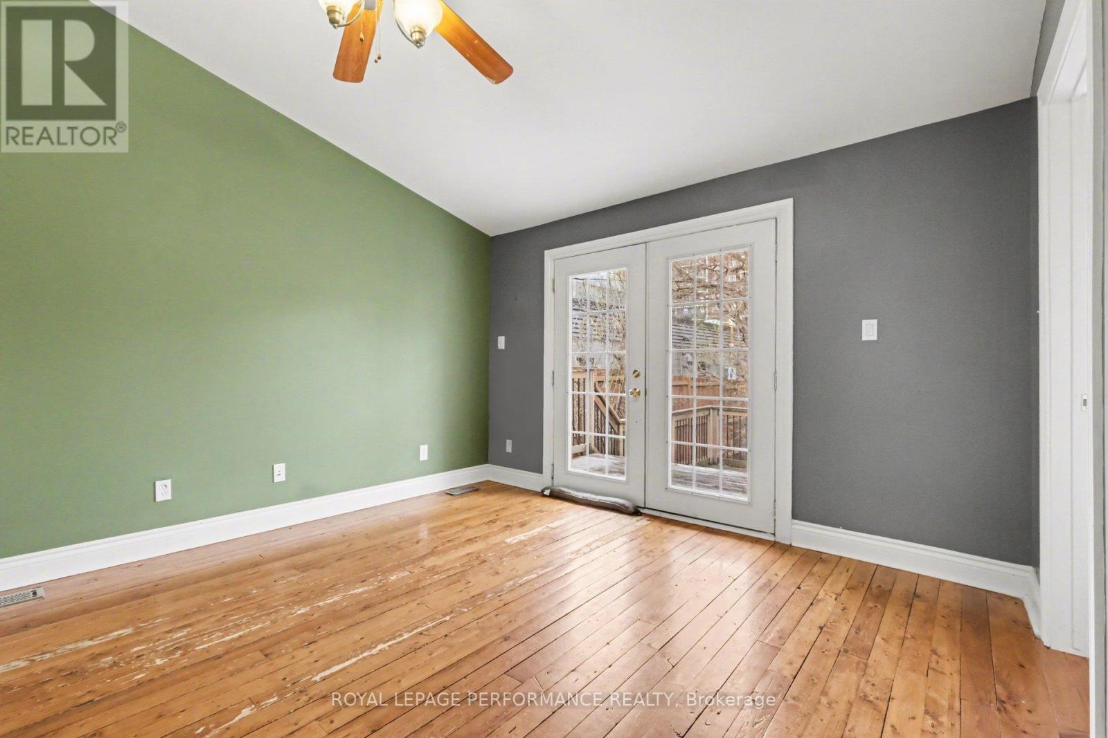 back family room - 506 Wentworth Avenue, Ottawa, ON - Indoor Photo Showing Other Room