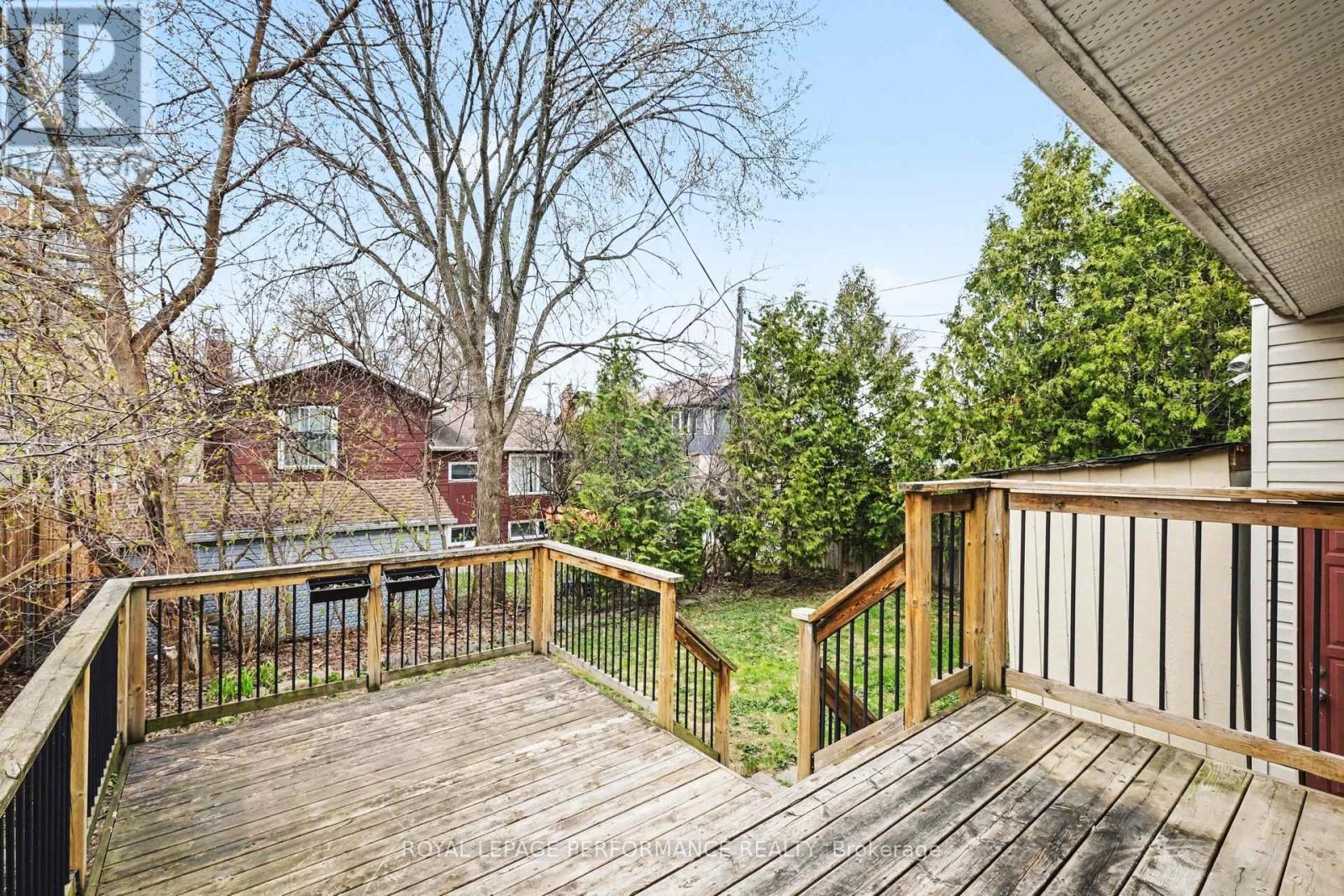 2 tier deck with gas BBQ hookup - 506 Wentworth Avenue, Ottawa, ON - Outdoor With Deck Patio Veranda