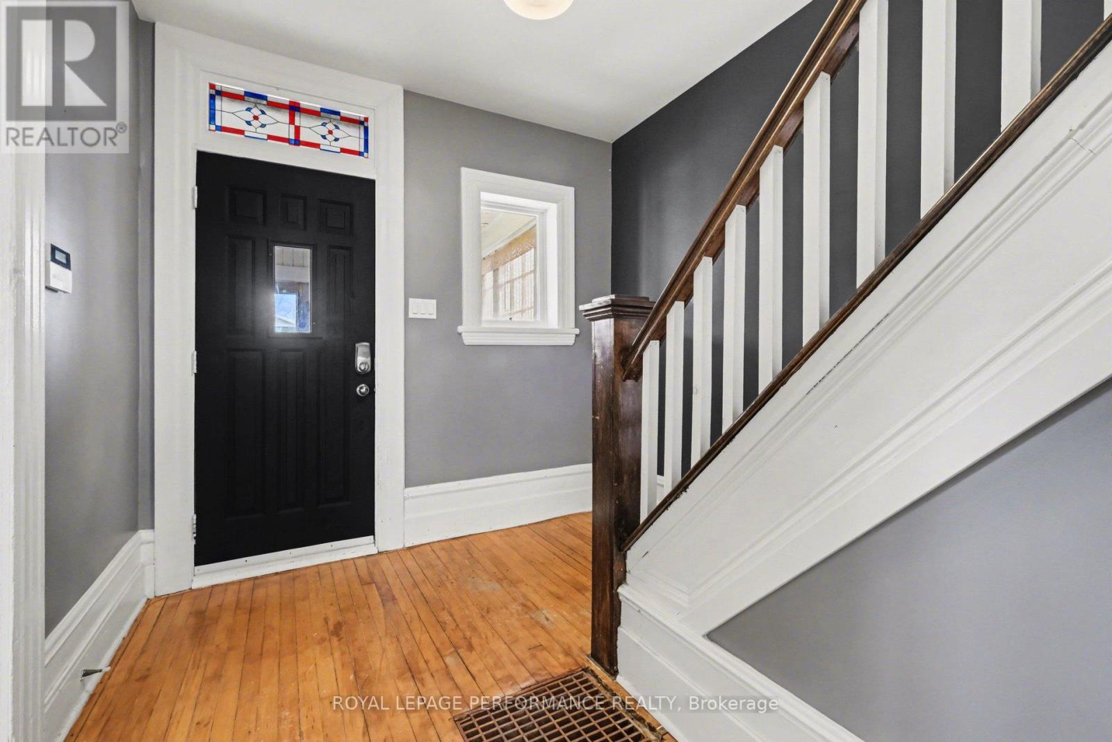 foyer - 506 Wentworth Avenue, Ottawa, ON - Indoor Photo Showing Other Room