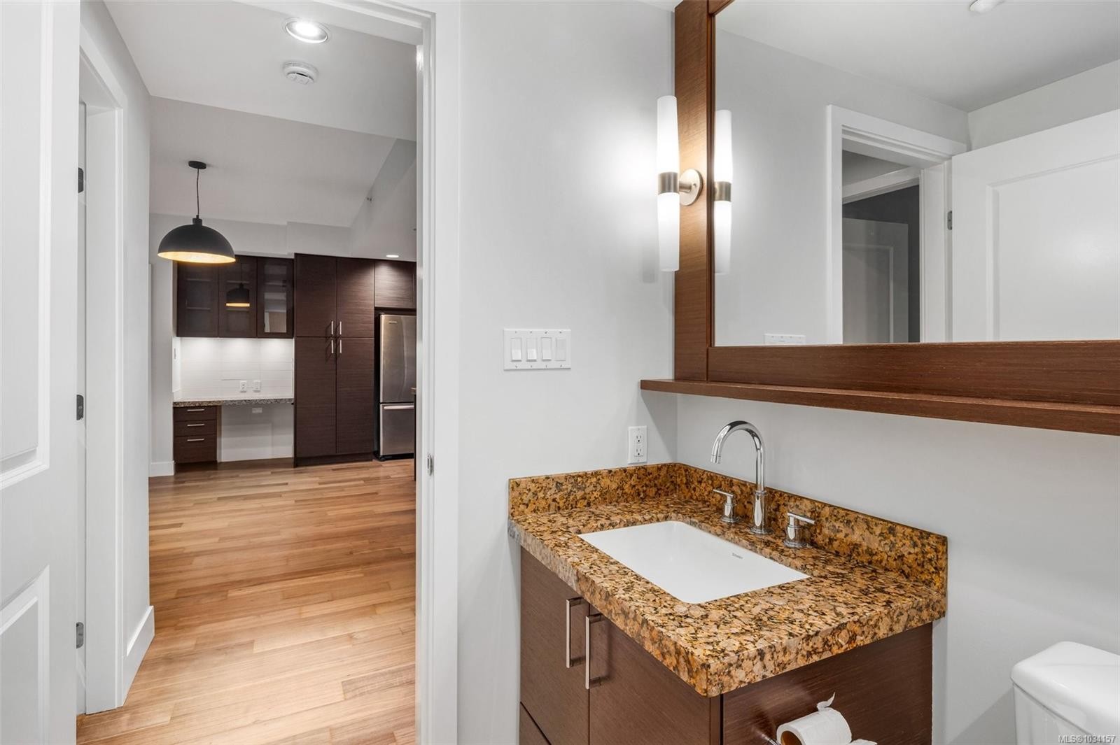 #113-1400 Lynburne Pl, Langford, BC - Indoor Photo Showing Bathroom