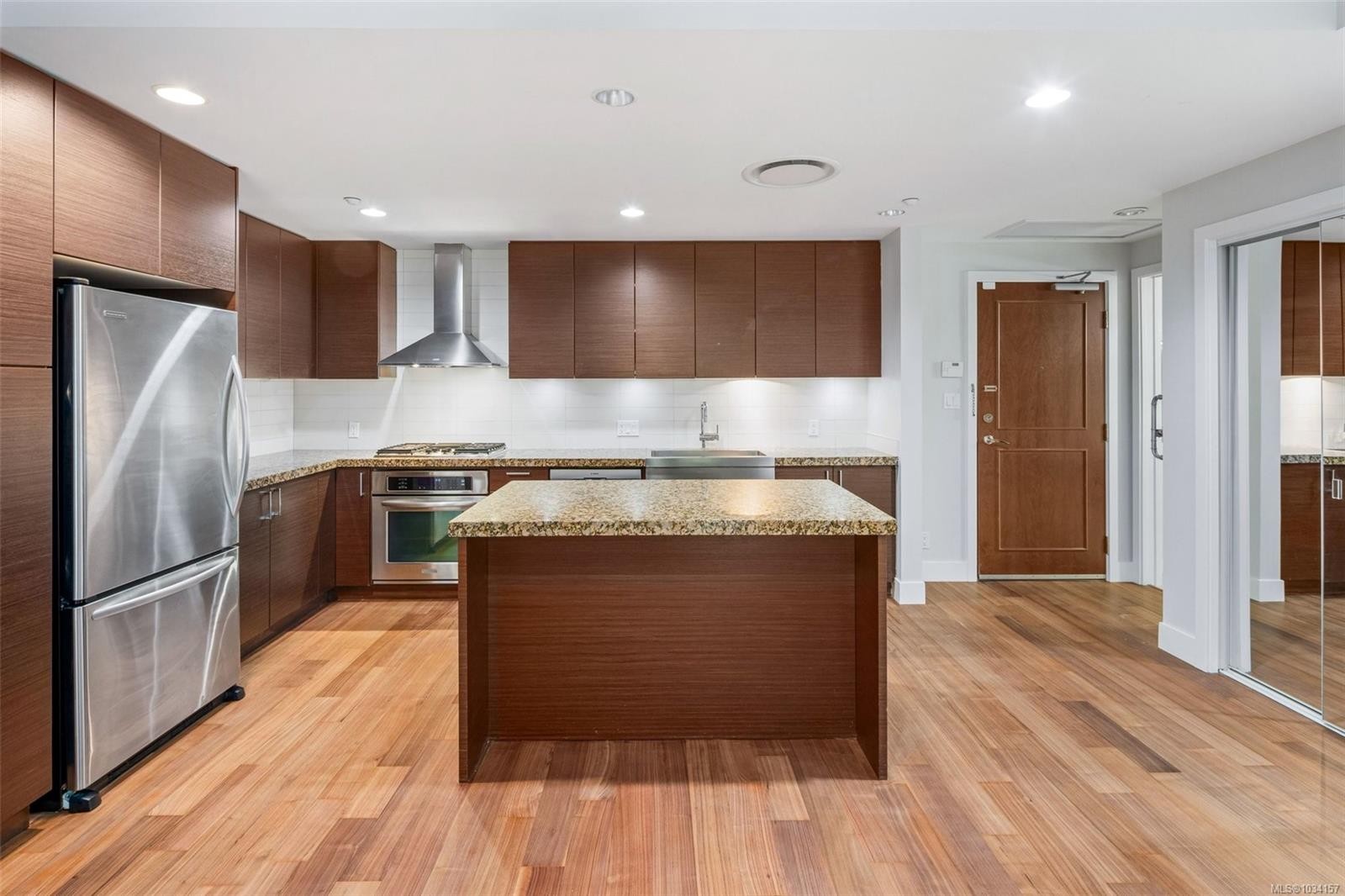 #113-1400 Lynburne Pl, Langford, BC - Indoor Photo Showing Kitchen