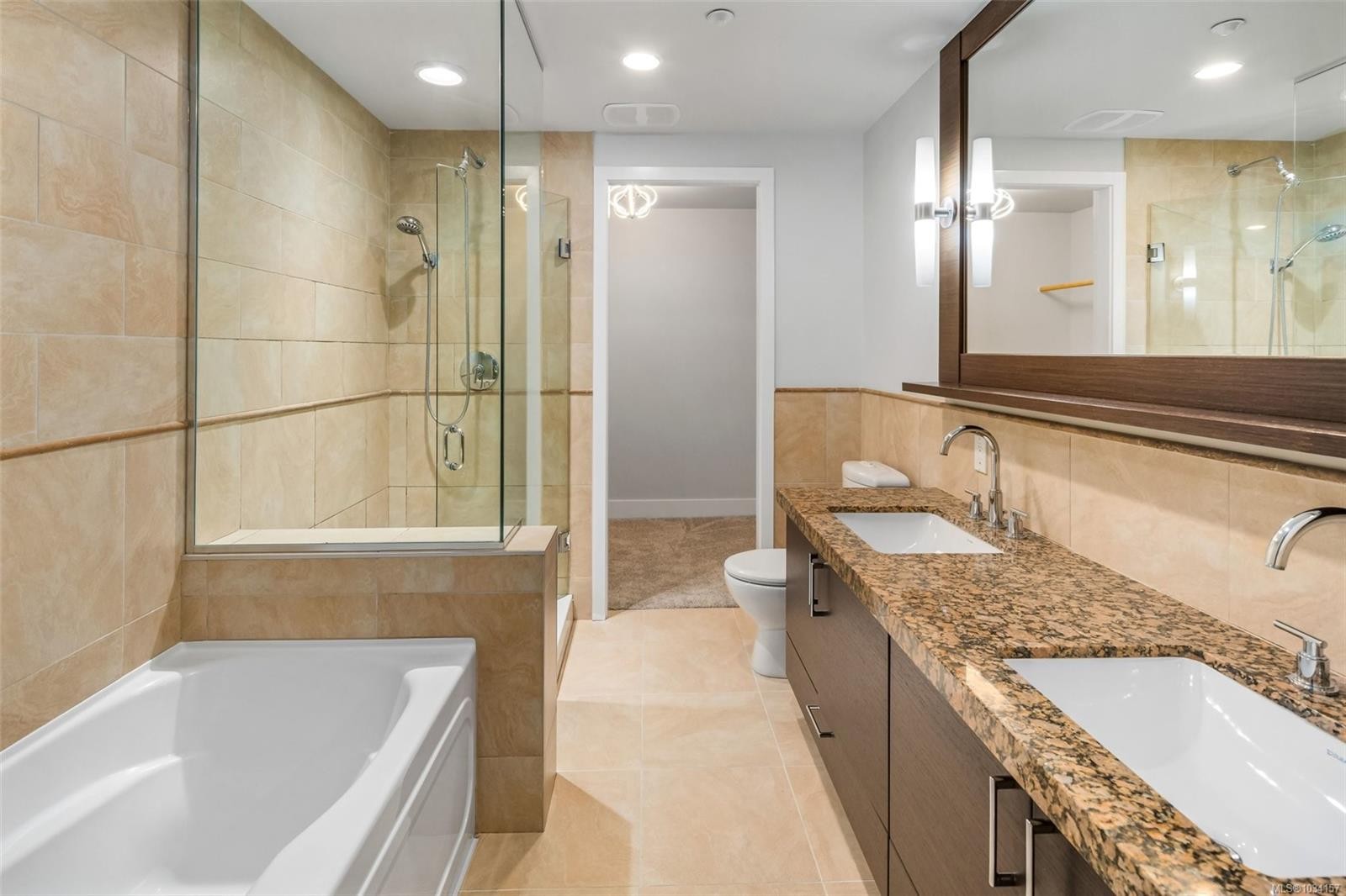 #113-1400 Lynburne Pl, Langford, BC - Indoor Photo Showing Bathroom