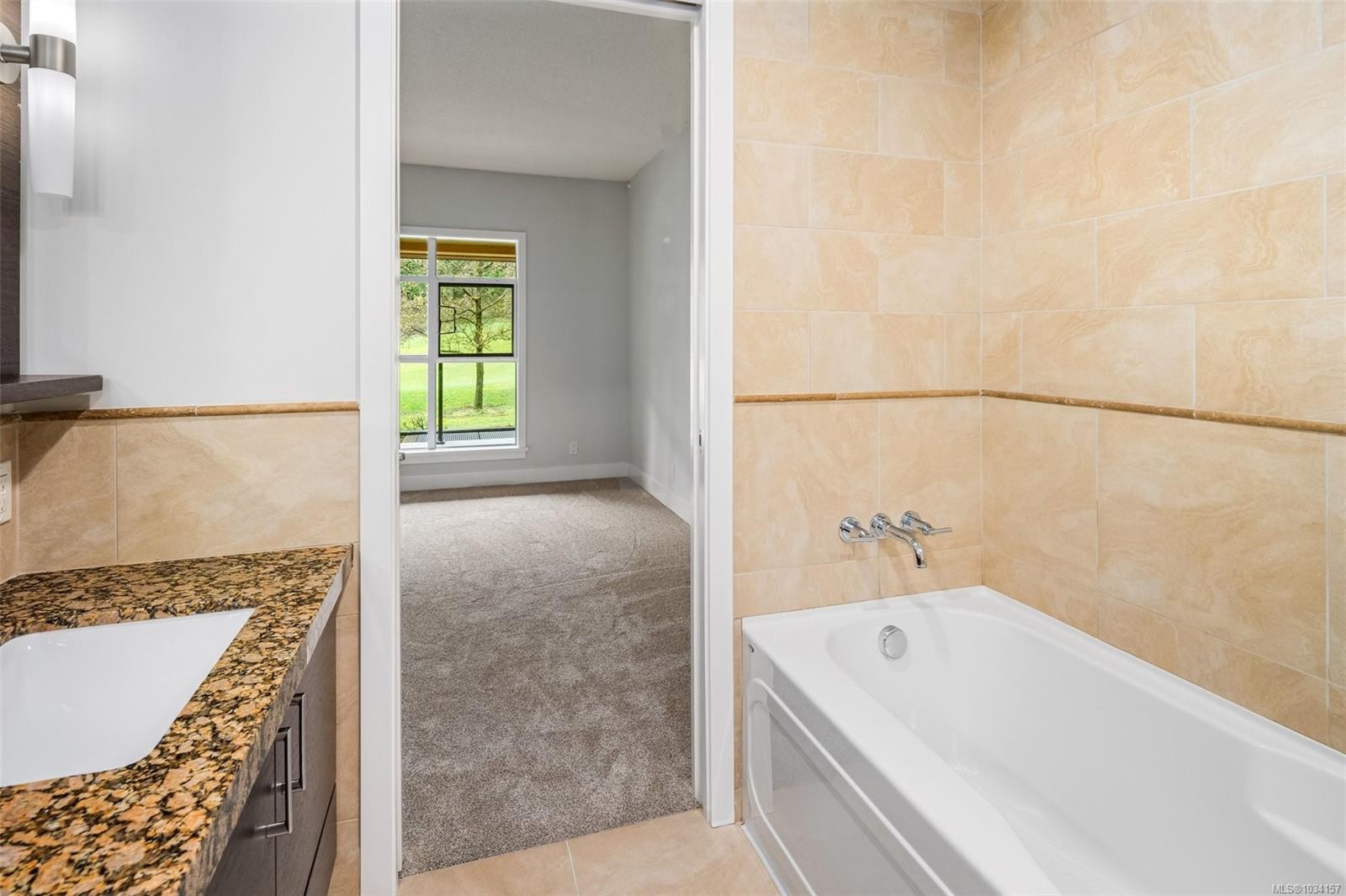 #113-1400 Lynburne Pl, Langford, BC - Indoor Photo Showing Bathroom