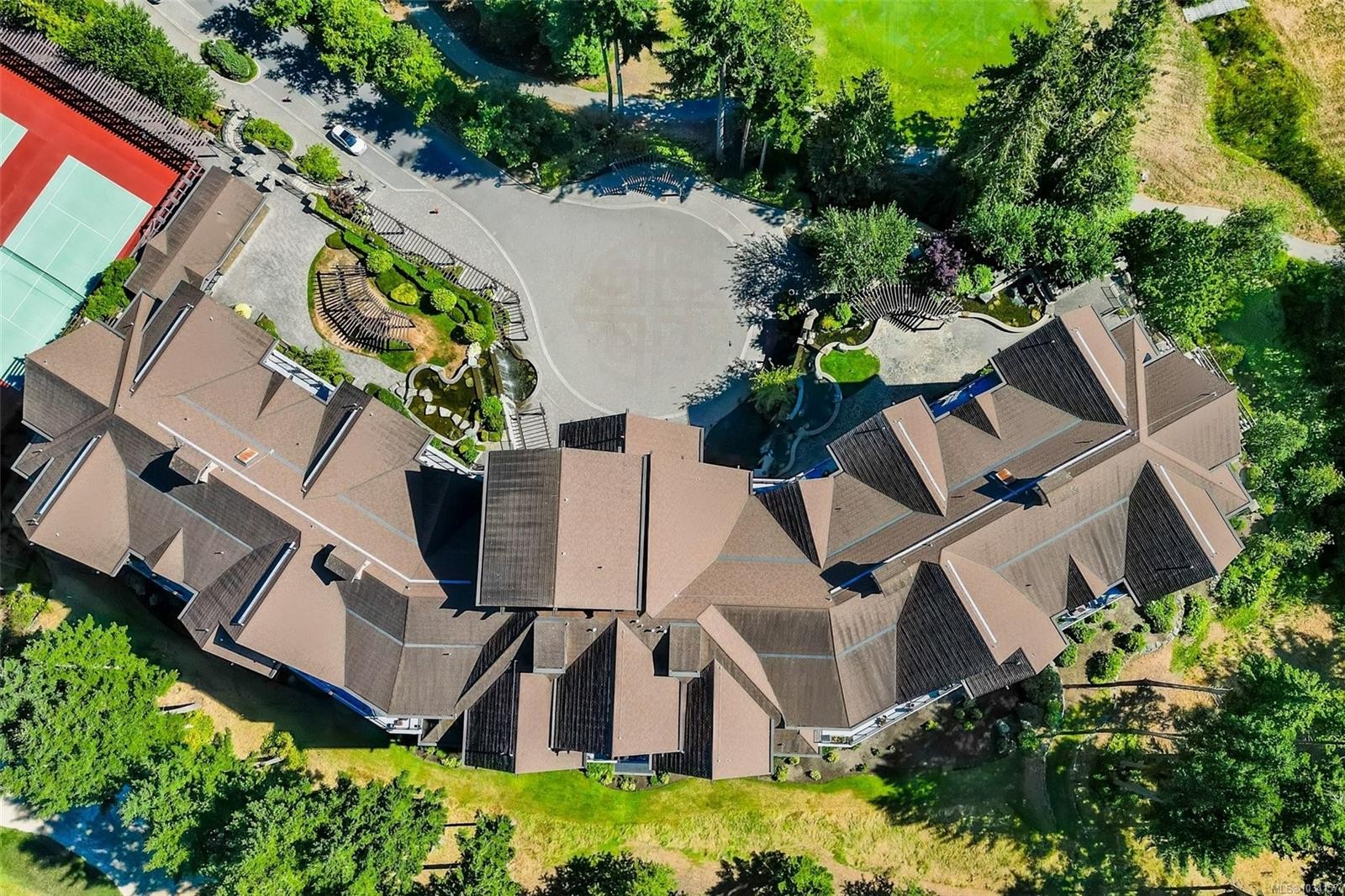#113-1400 Lynburne Pl, Langford, BC - Outdoor