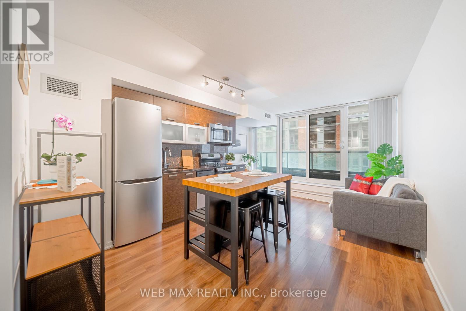 205 - 36 Lisgar Street, Toronto, ON - Indoor