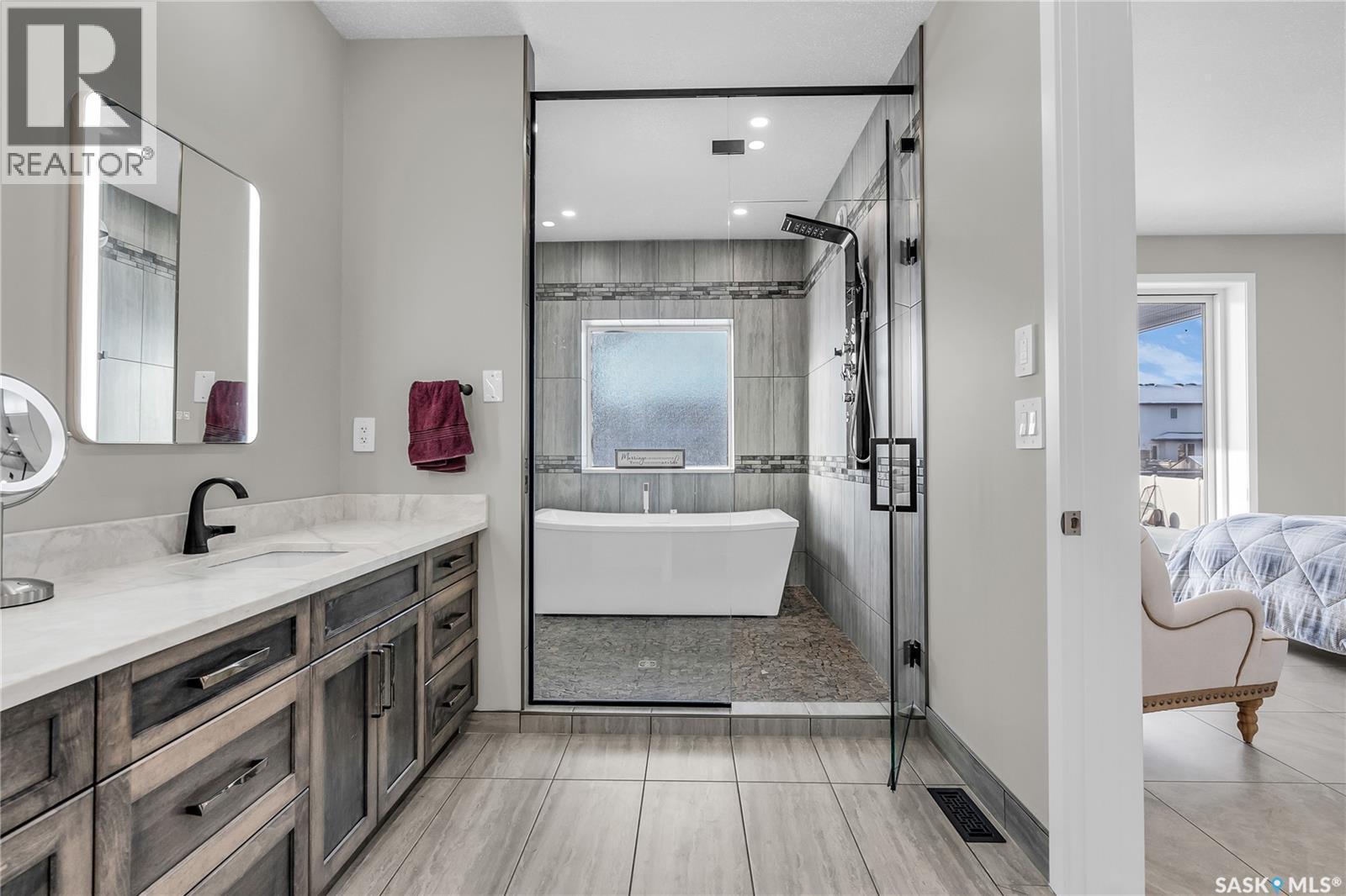 7 Loewen Court, Warman, SK - Indoor Photo Showing Bathroom