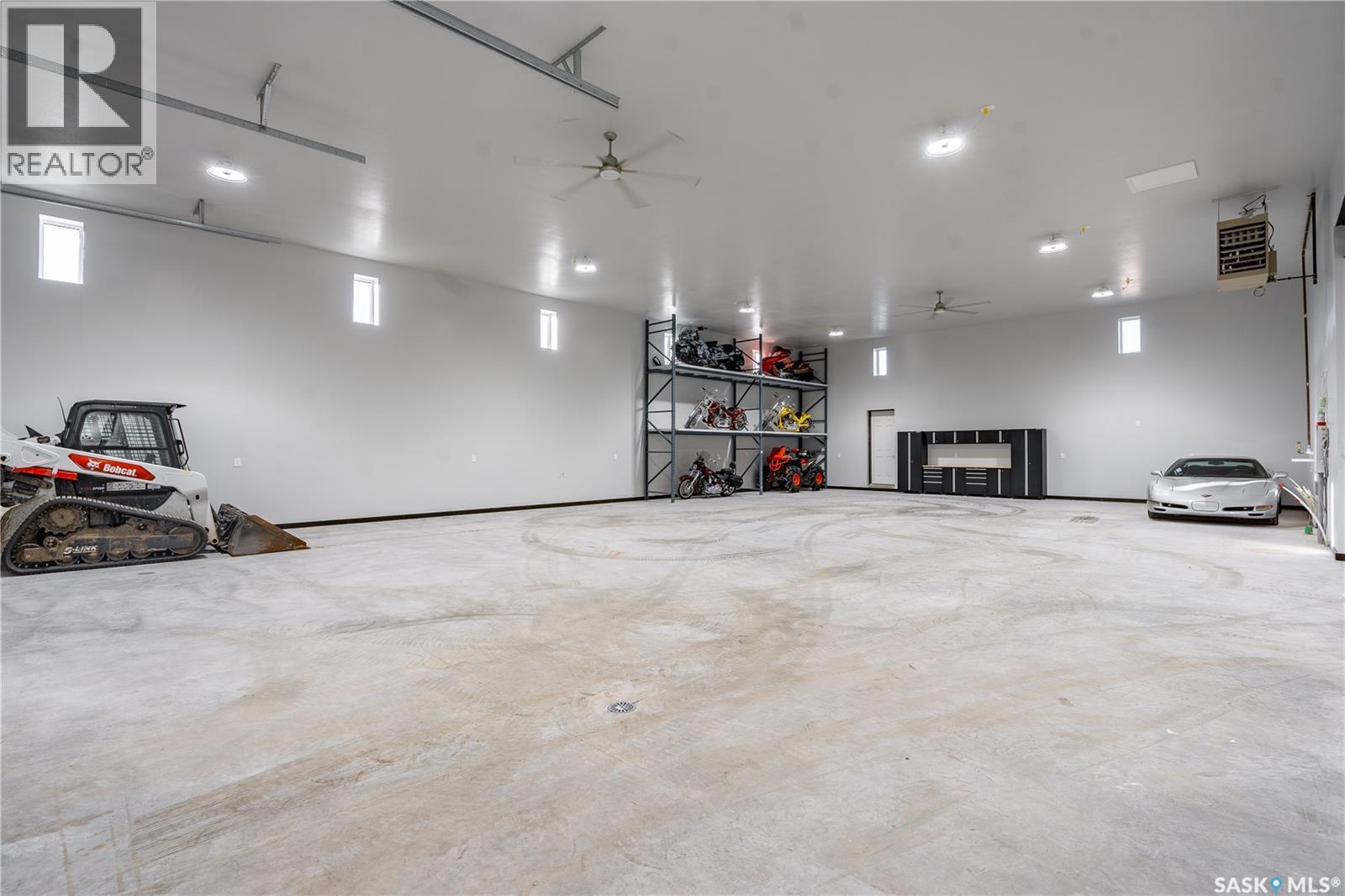 7 Loewen Court, Warman, SK - Indoor Photo Showing Garage