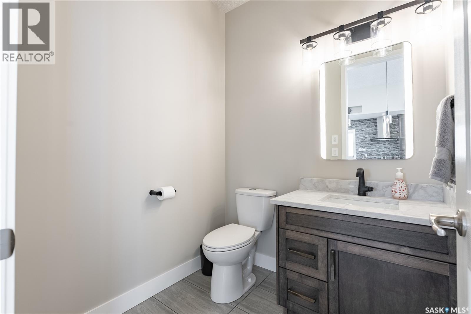 7 Loewen Court, Warman, SK - Indoor Photo Showing Bathroom