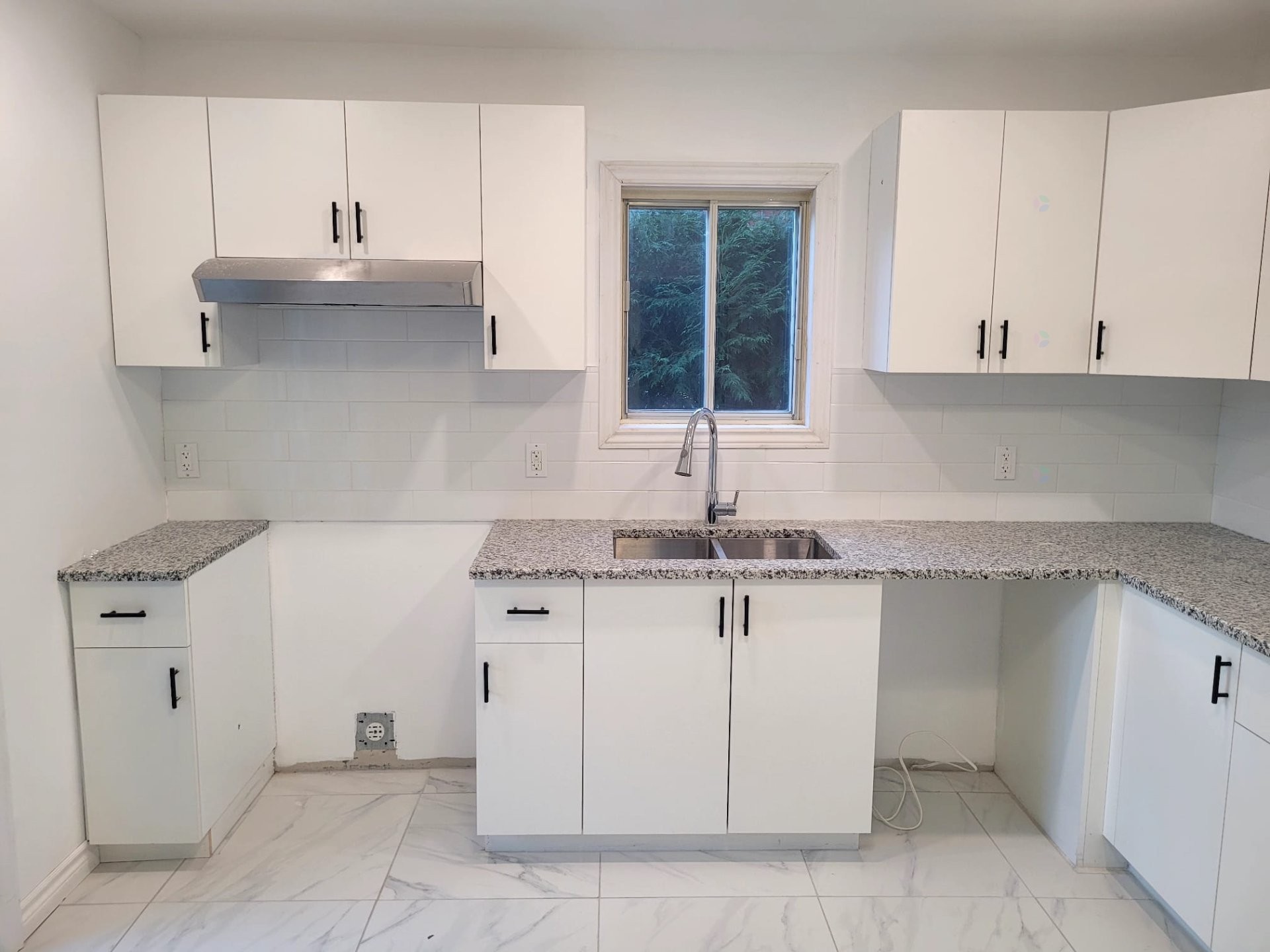 Kitchen - 1945 Rue De Beaurivage, Montréal (Mercier/Hochelaga-Maisonneuve), QC - Indoor Photo Showing Kitchen With Double Sink