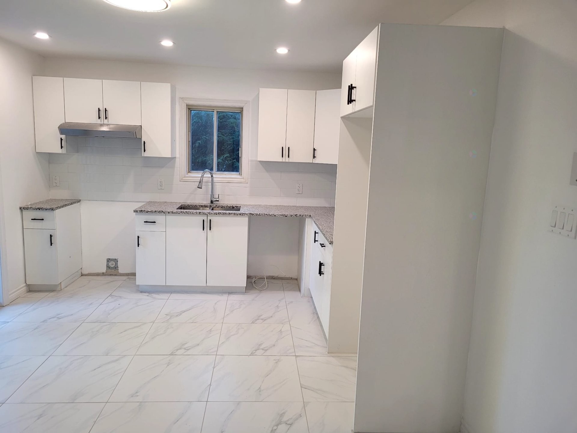 Overall view - 1945 Rue De Beaurivage, Montréal (Mercier/Hochelaga-Maisonneuve), QC - Indoor Photo Showing Kitchen