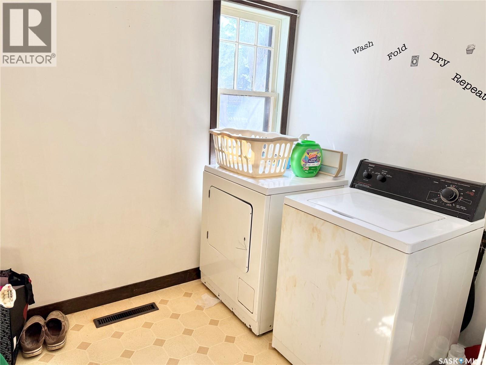 115 Carl Erickson Avenue E, Shell Lake, SK - Indoor Photo Showing Laundry Room