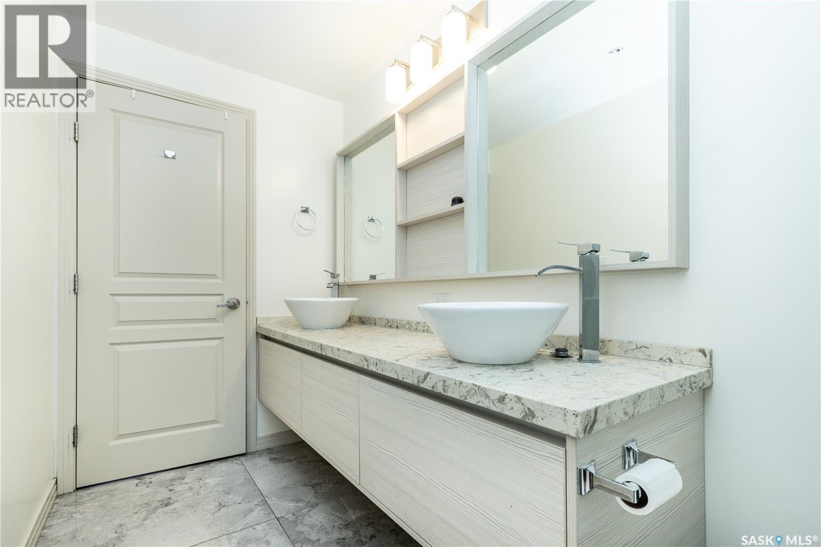122 223 Evergreen Square, Saskatoon, SK - Indoor Photo Showing Bathroom