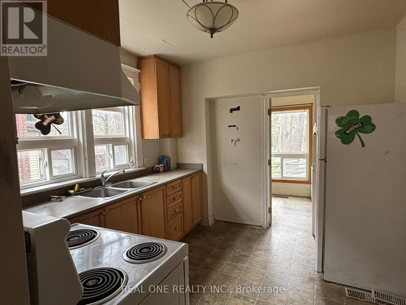 93 Peppler Street, Waterloo, ON - Indoor Photo Showing Kitchen With Double Sink