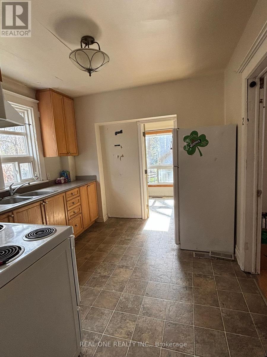 93 Peppler Street, Waterloo, ON - Indoor Photo Showing Laundry Room