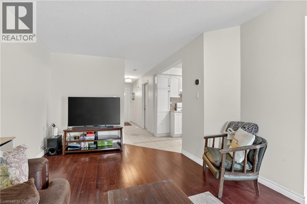 331 Keewatin Avenue, Kitchener, ON - Indoor Photo Showing Other Room