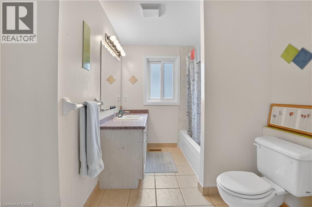 331 Keewatin Avenue, Kitchener, ON - Indoor Photo Showing Bathroom