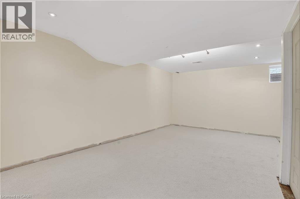 331 Keewatin Avenue, Kitchener, ON - Indoor