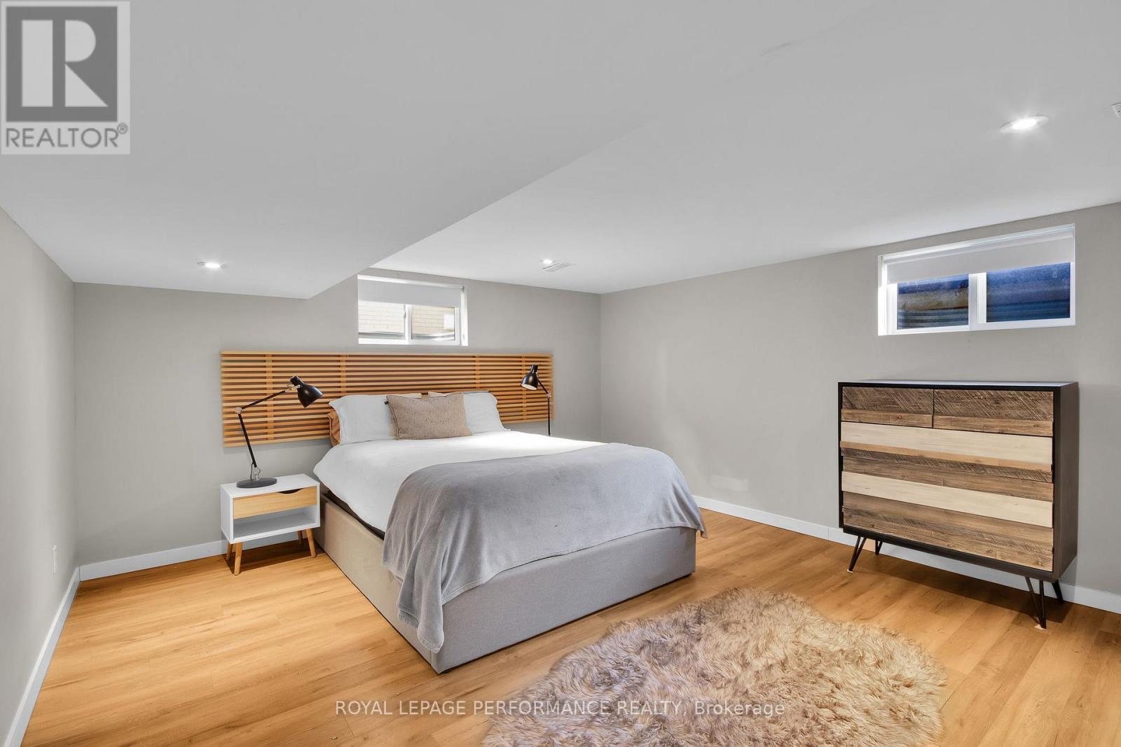 1321 Rustic Drive, Ottawa, ON - Indoor Photo Showing Bedroom