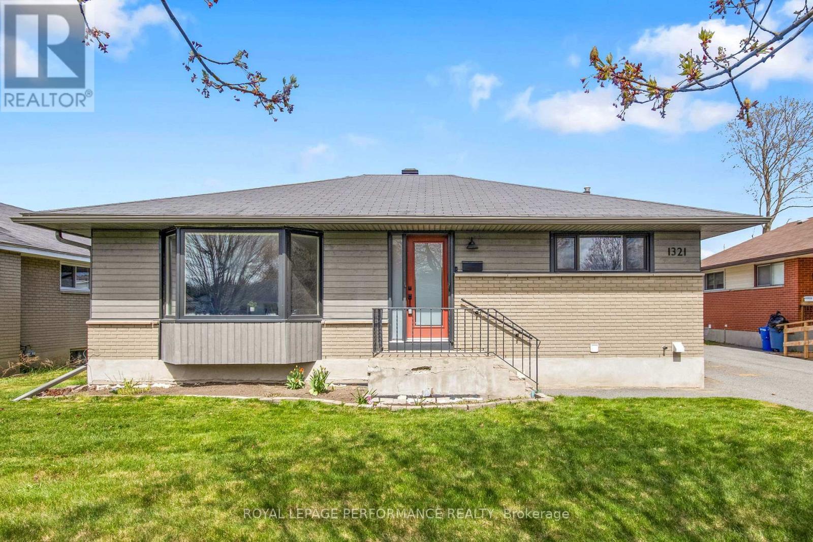 1321 Rustic Drive, Ottawa, ON - Outdoor