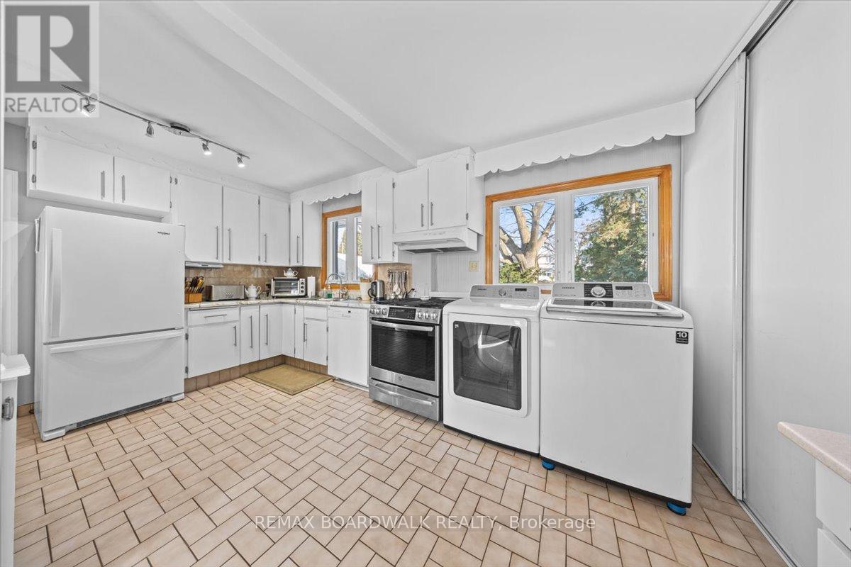 961 Kingsmere Avenue, Ottawa, ON - Indoor Photo Showing Kitchen