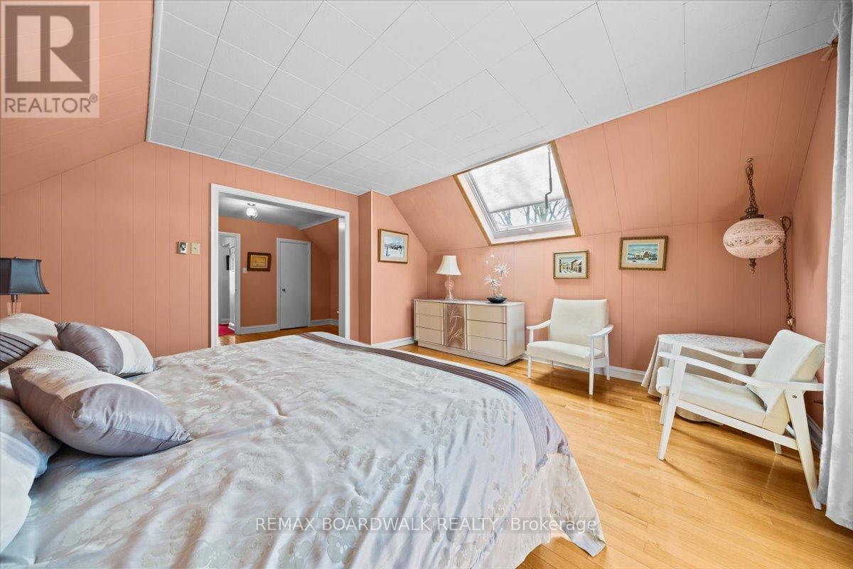 961 Kingsmere Avenue, Ottawa, ON - Indoor Photo Showing Bedroom