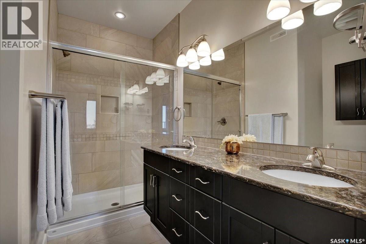 22 315 Ledingham Drive, Saskatoon, SK - Indoor Photo Showing Bathroom