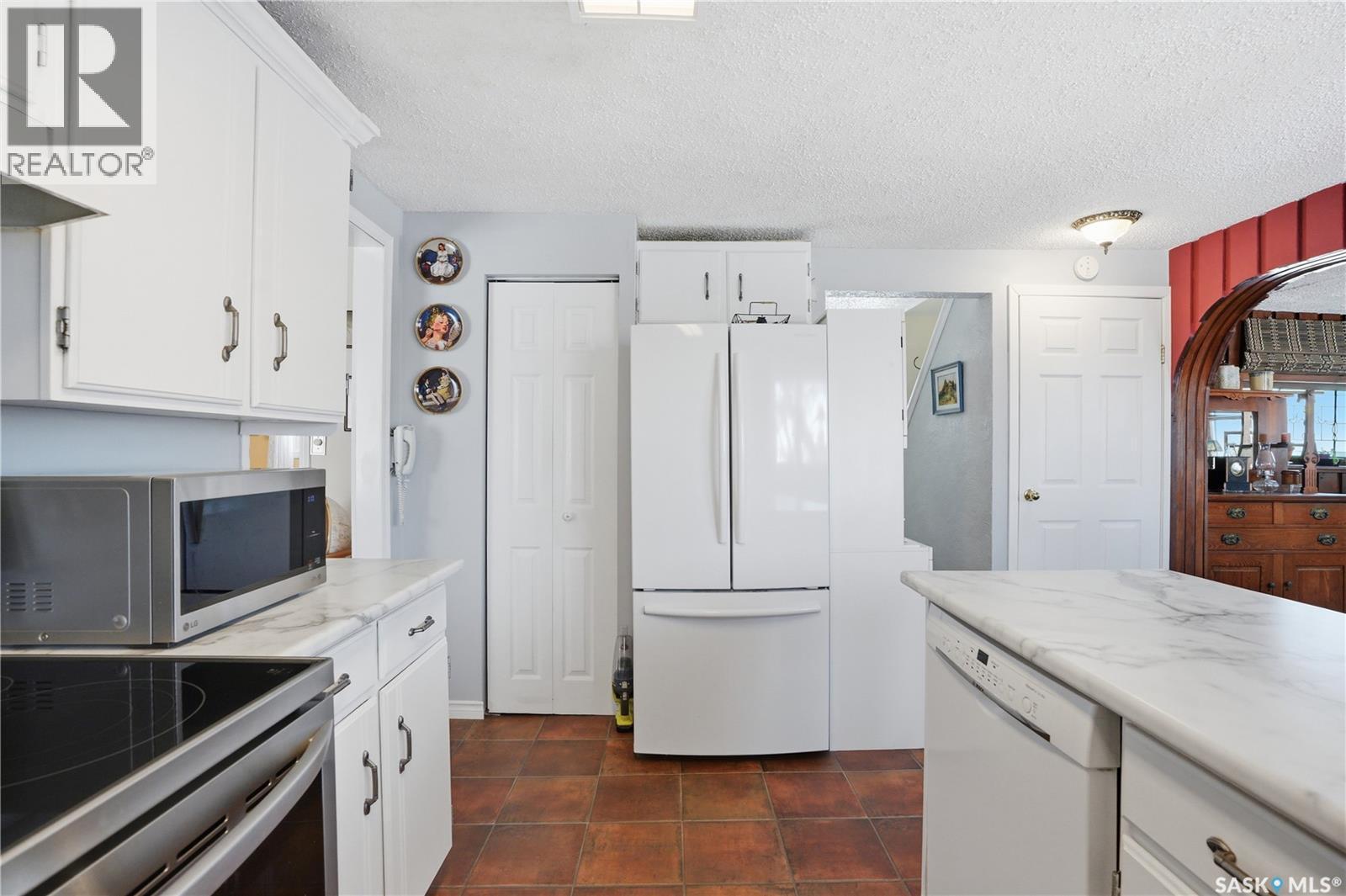 103 1St Street W, Hepburn, SK - Indoor Photo Showing Kitchen