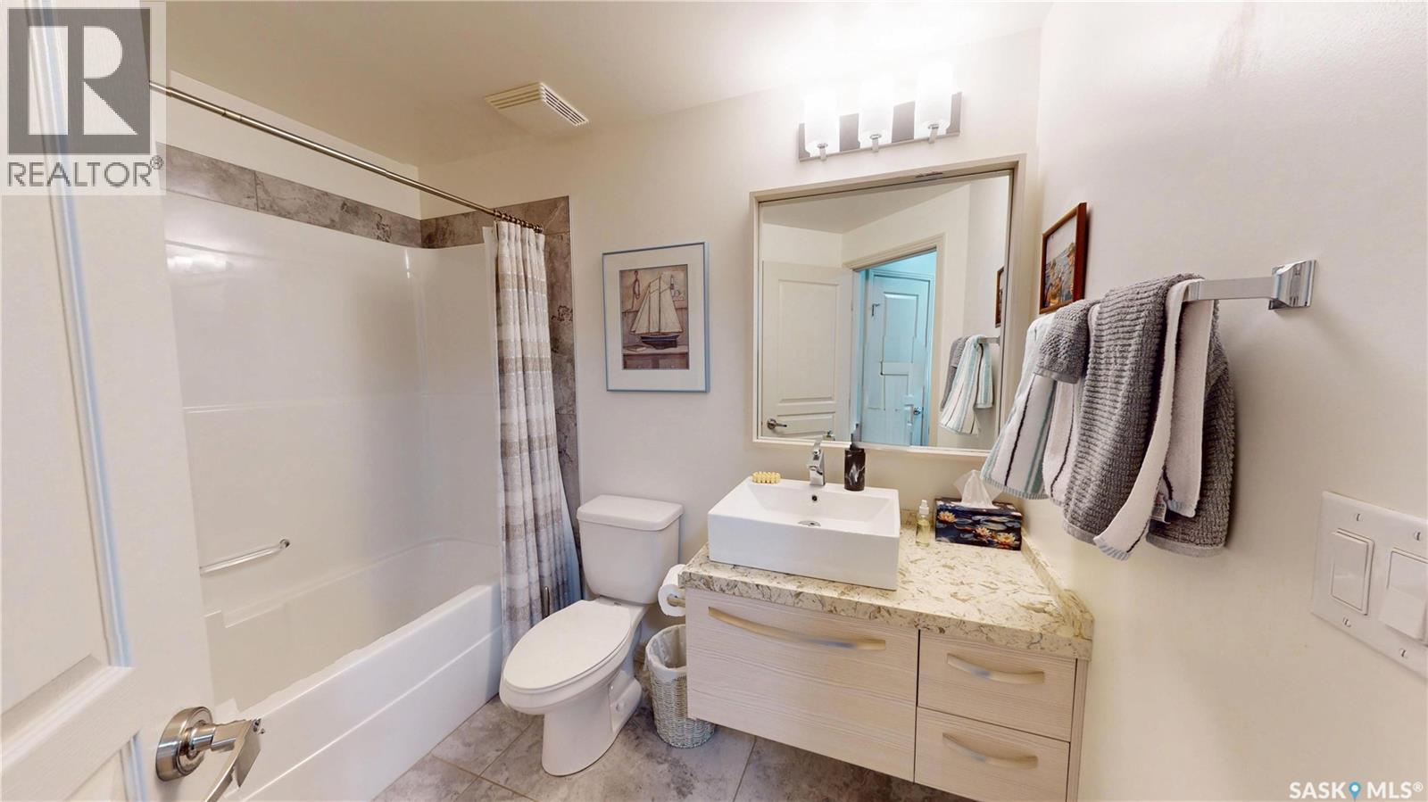 205 223 Evergreen Square, Saskatoon, SK - Indoor Photo Showing Bathroom
