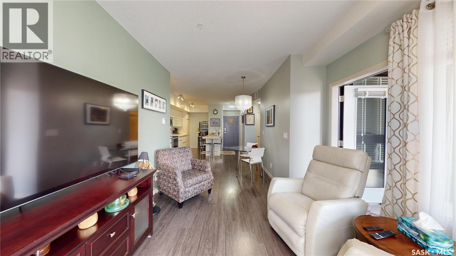 205 223 Evergreen Square, Saskatoon, SK - Indoor Photo Showing Living Room