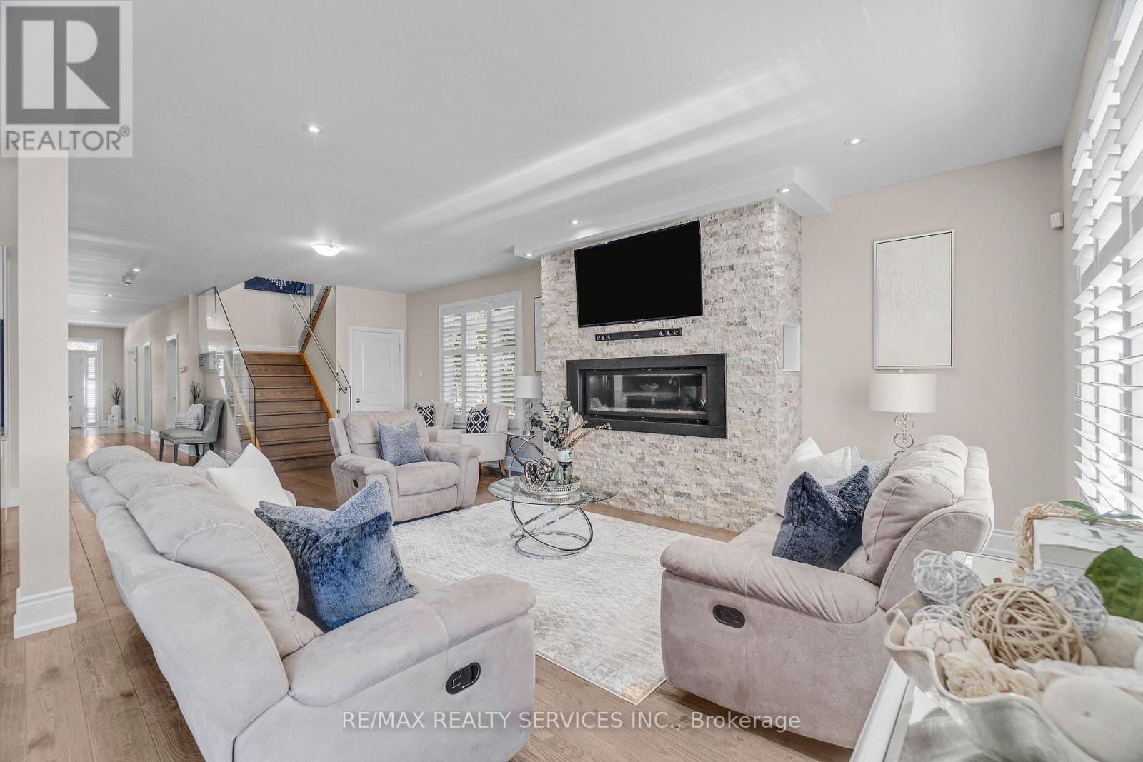 958 Beach Boulevard, Hamilton, ON - Indoor Photo Showing Other Room