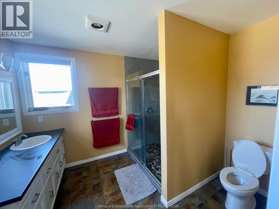 555 Jeffreybrook Drive, London, ON - Indoor Photo Showing Bathroom