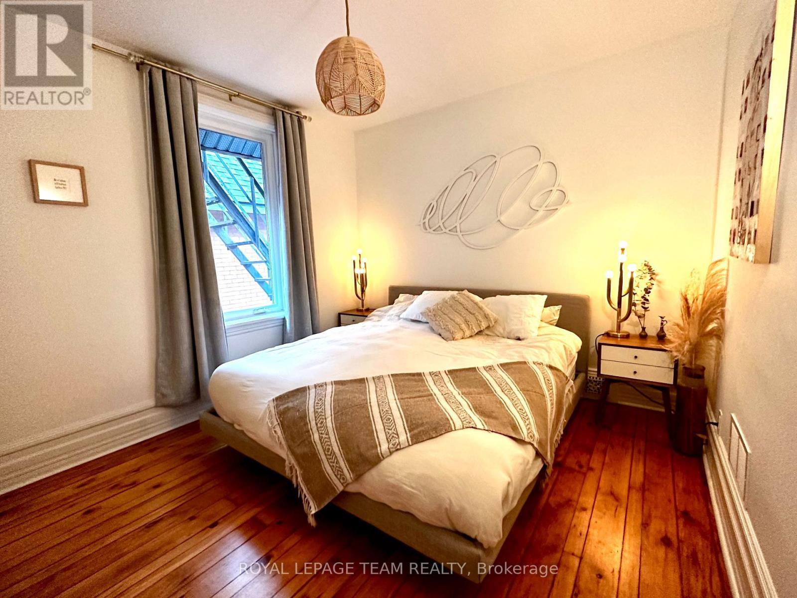 620 Cooper Street, Ottawa, ON - Indoor Photo Showing Bedroom