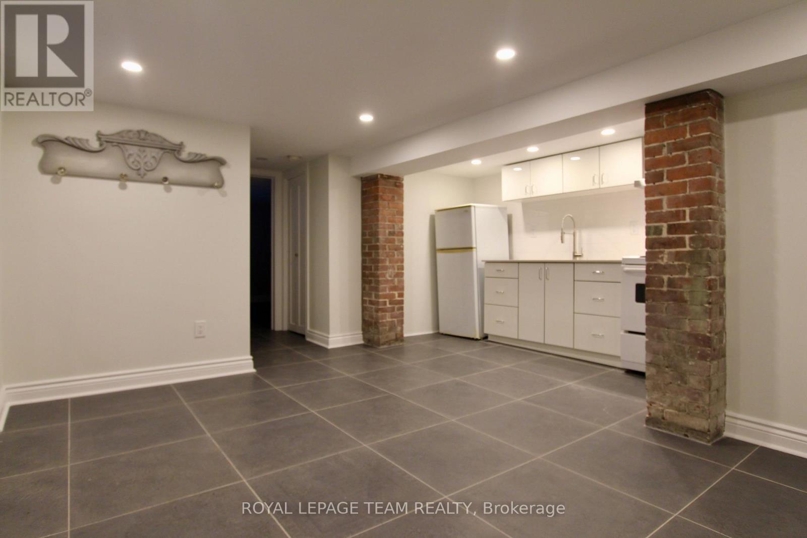 620 Cooper Street, Ottawa, ON - Indoor