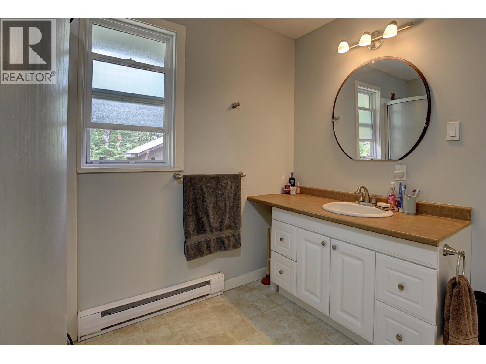 5517 Marshall Creek Road, Horsefly, BC - Indoor Photo Showing Bathroom
