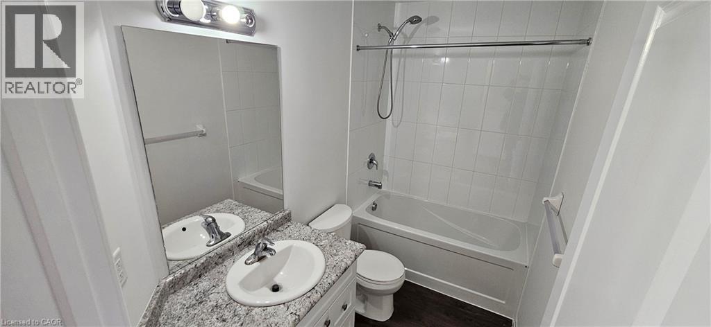24 Morrison Road Unit# A3, Kitchener, ON - Indoor Photo Showing Bathroom