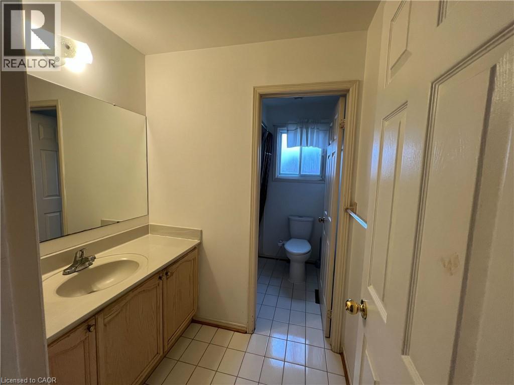 88 Chamberlin Drive Unit# Upper, Cambridge, ON - Indoor Photo Showing Bathroom