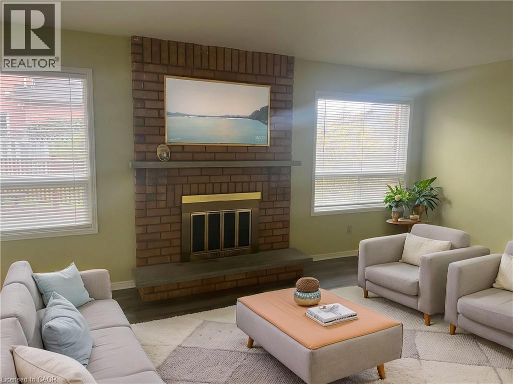 88 Chamberlin Drive Unit# Upper, Cambridge, ON - Indoor Photo Showing Living Room With Fireplace