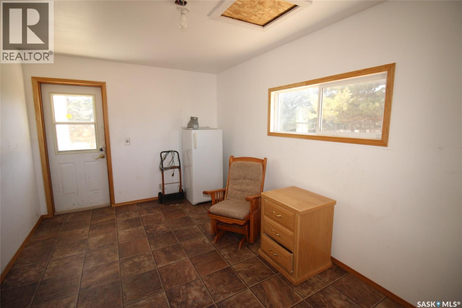 8241 Range Road, Shaunavon, SK - Indoor Photo Showing Other Room