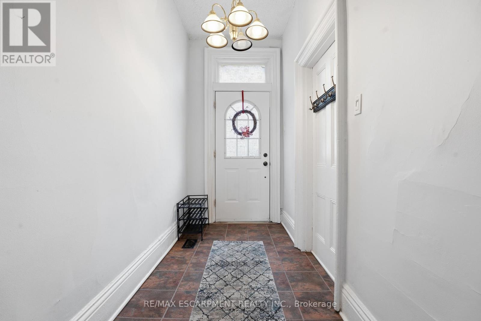 137 Market Street, Hamilton, ON - Indoor Photo Showing Other Room