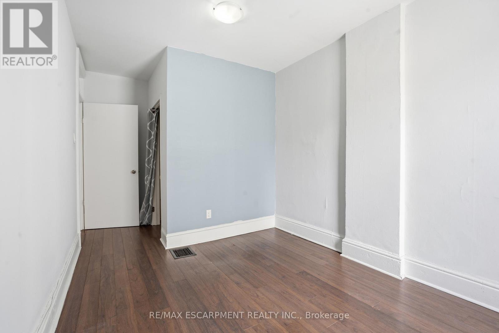 137 Market Street, Hamilton, ON - Indoor Photo Showing Other Room