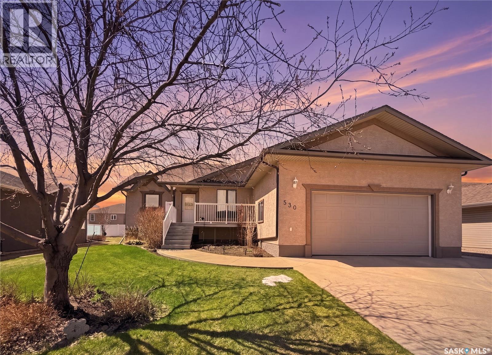 530 Palliser Drive, Swift Current, SK - Outdoor With Deck Patio Veranda