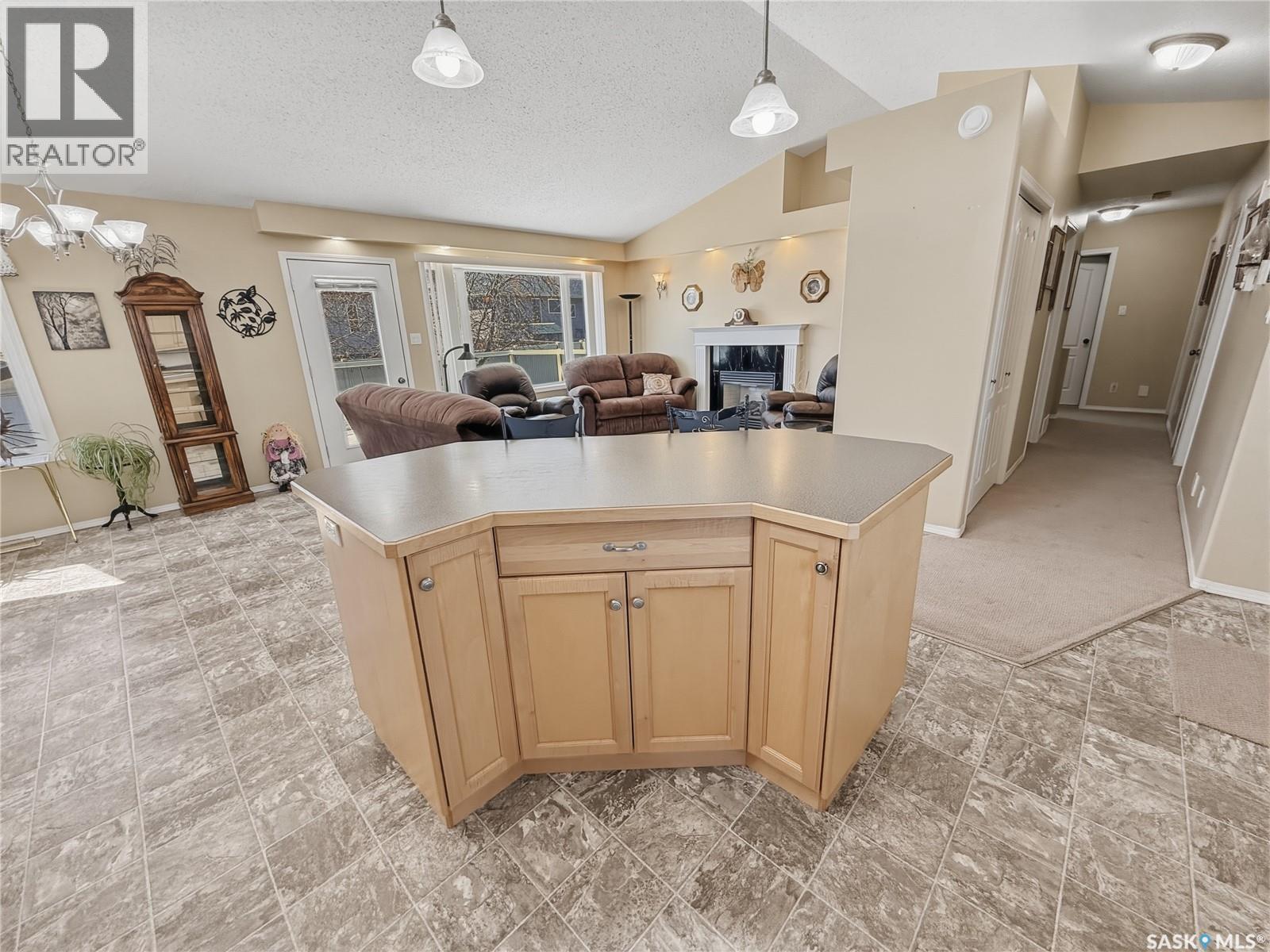 530 Palliser Drive, Swift Current, SK - Indoor With Fireplace