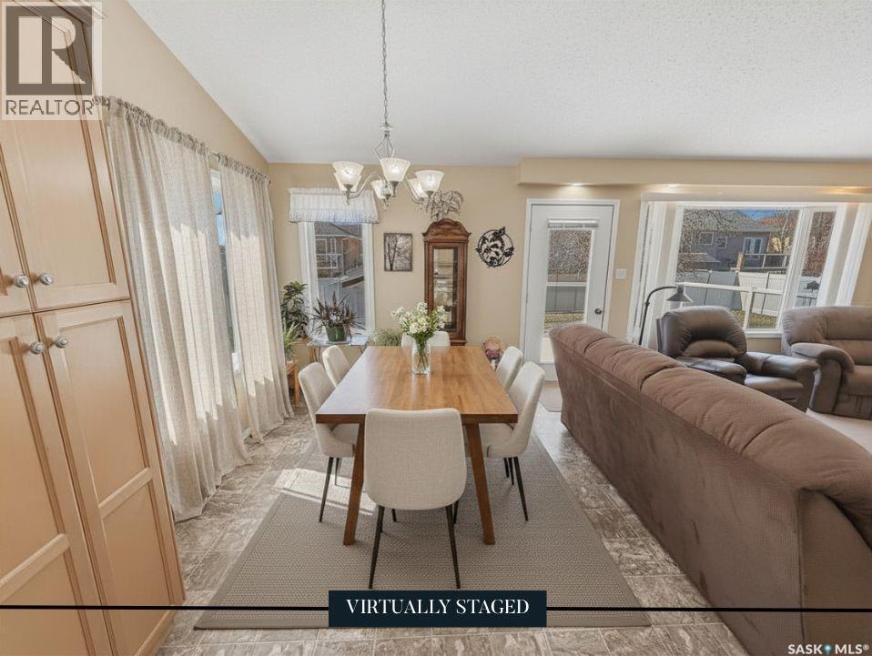 530 Palliser Drive, Swift Current, SK - Indoor Photo Showing Dining Room