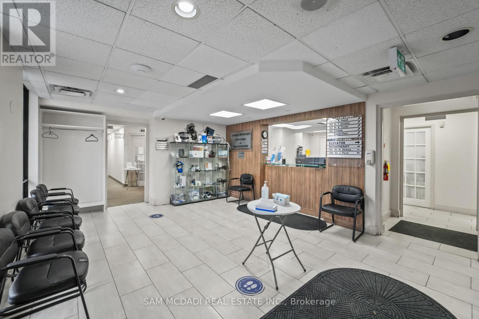 1645 Dundas Street W, Mississauga, ON