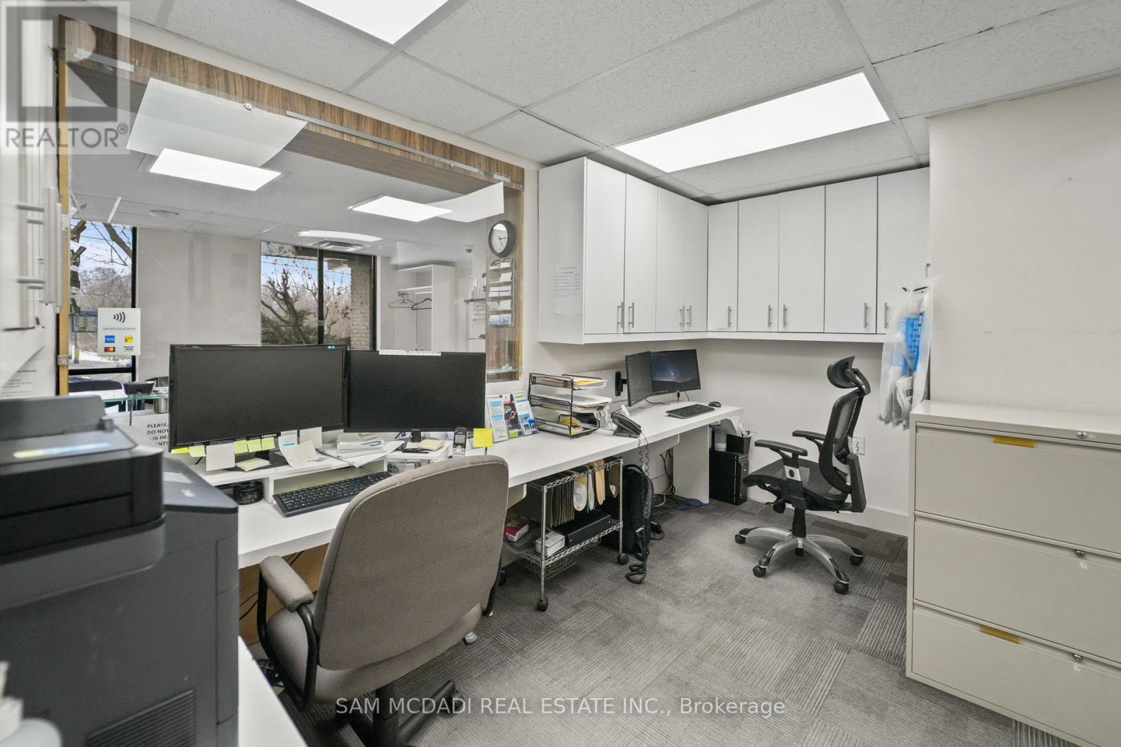 1645 Dundas Street W, Mississauga, ON
