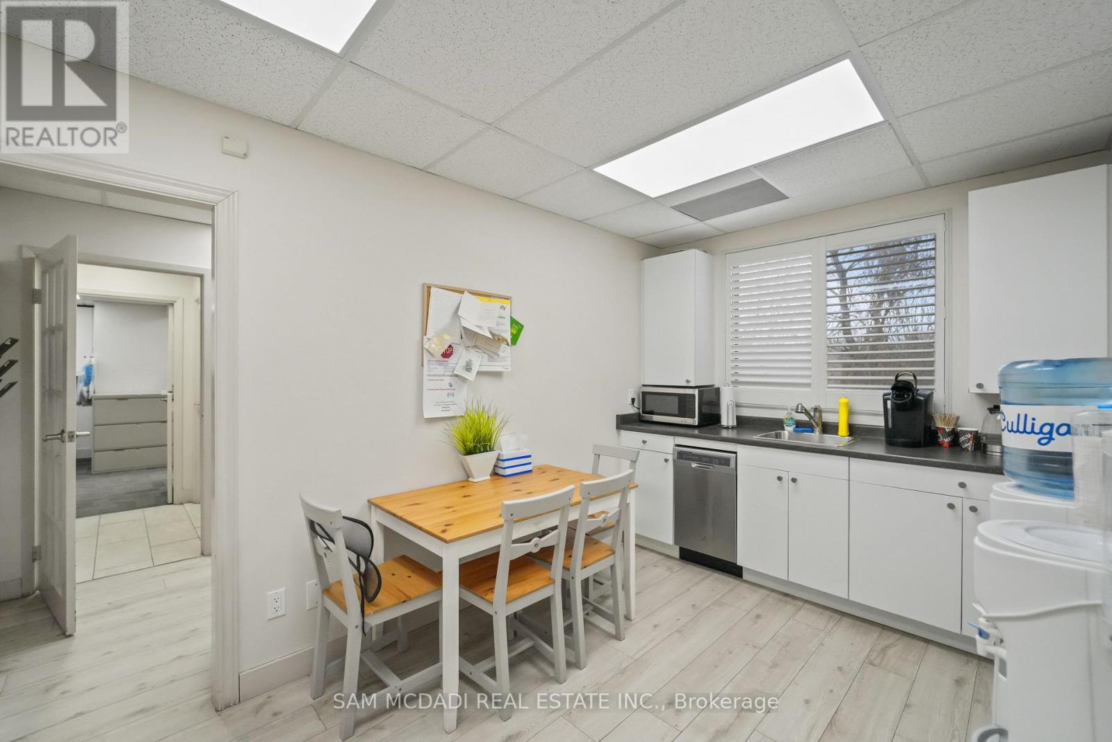 1645 Dundas Street W, Mississauga, ON